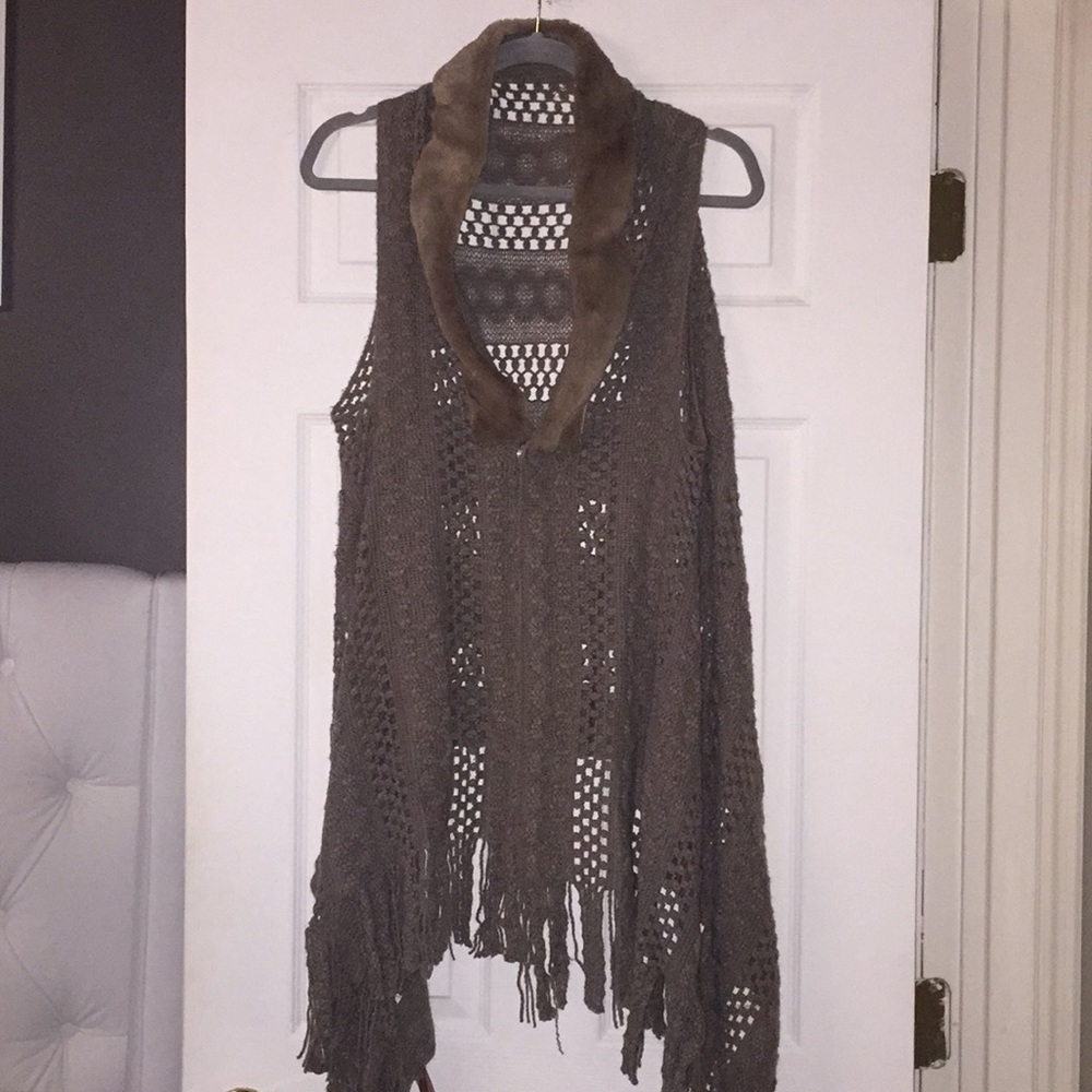 Knitted Green Vest with Faux Fur Collar